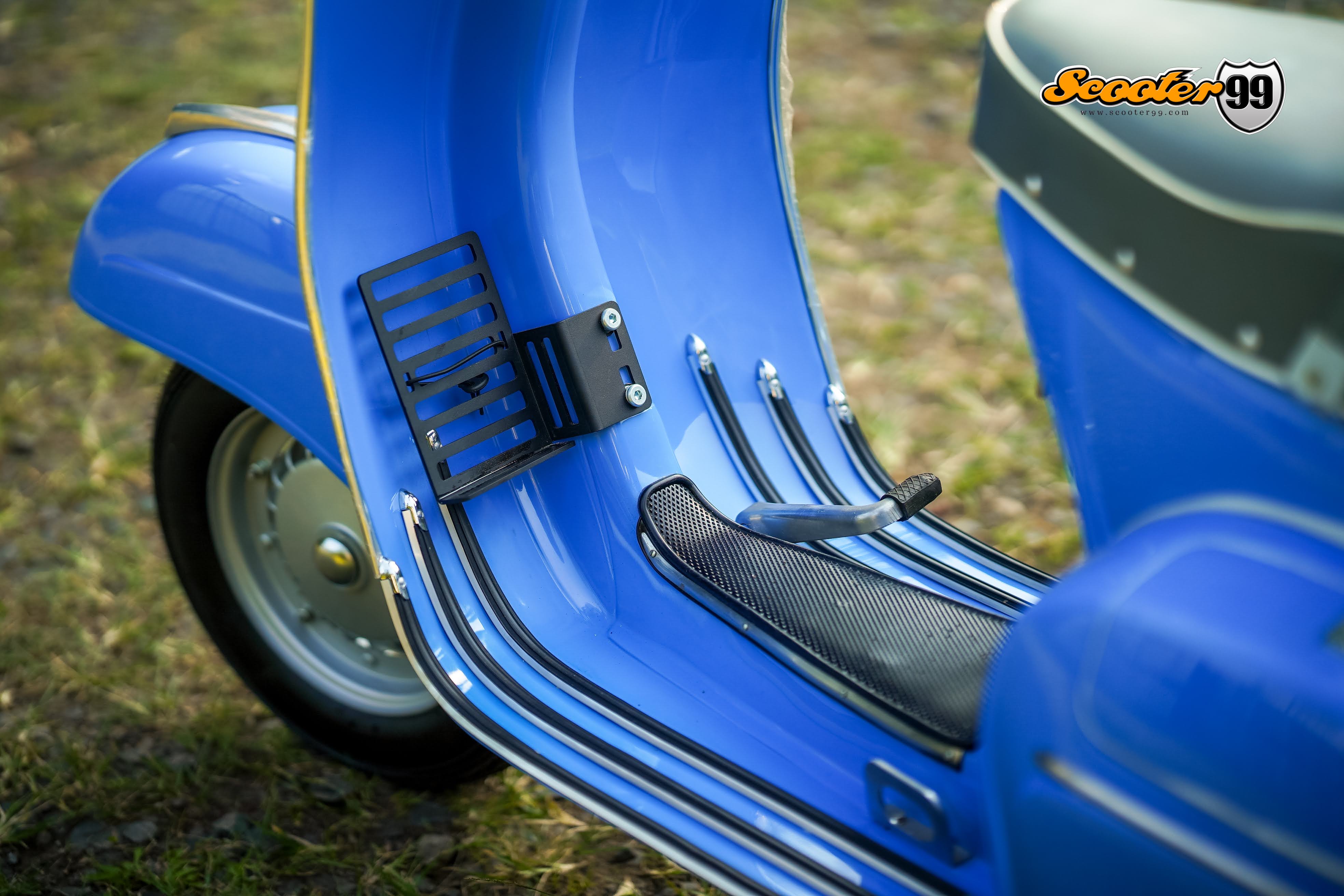 Vespa Sprint 150 – front view
